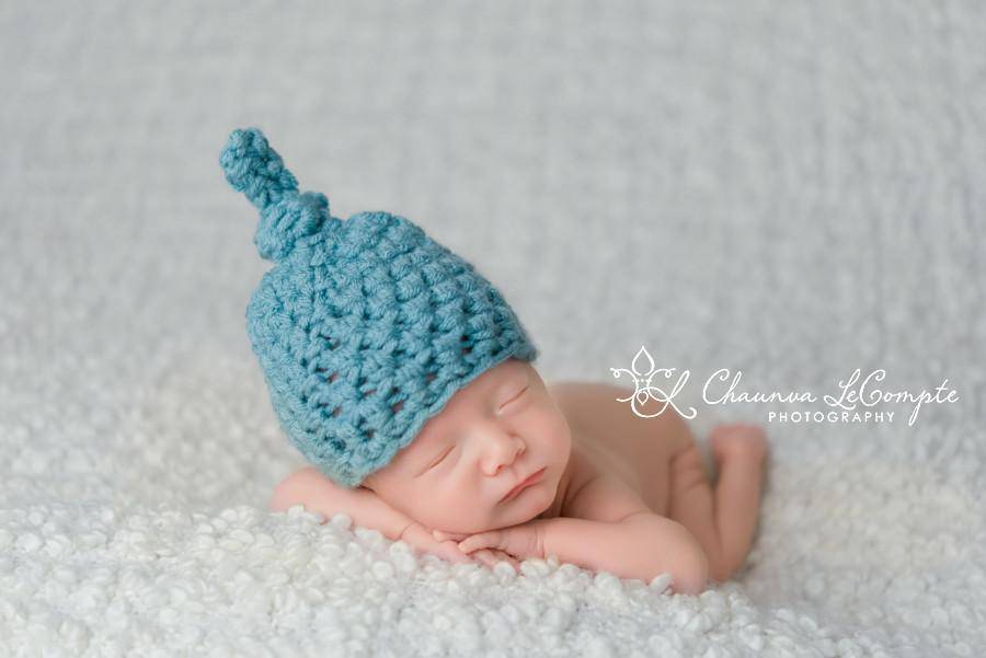 Baby Blue Newborn Knot Hat – Beautiful Photo Props