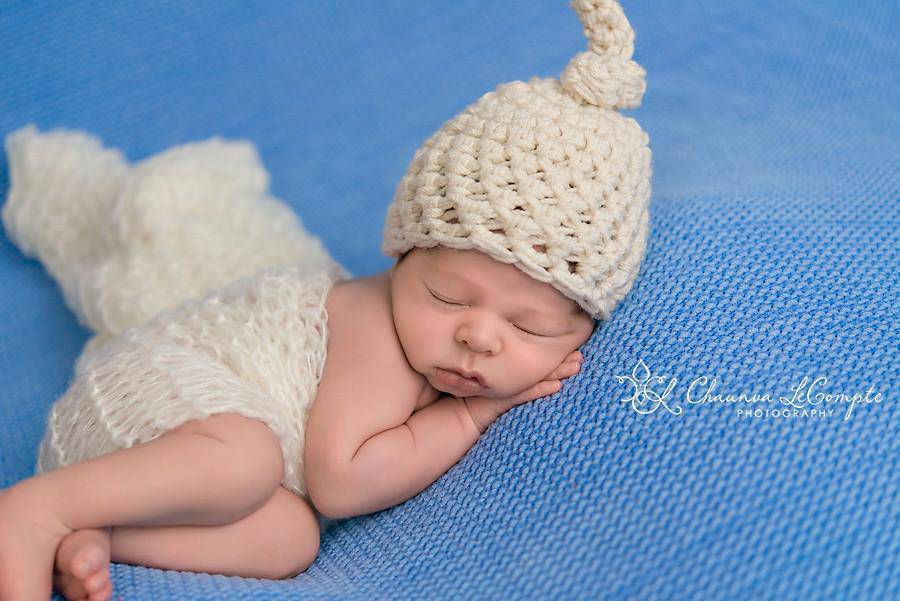 Cream Newborn Knot Hat - Beautiful Photo Props